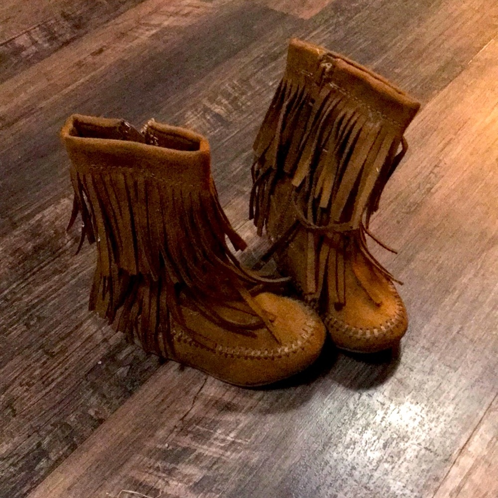 Fringe boots